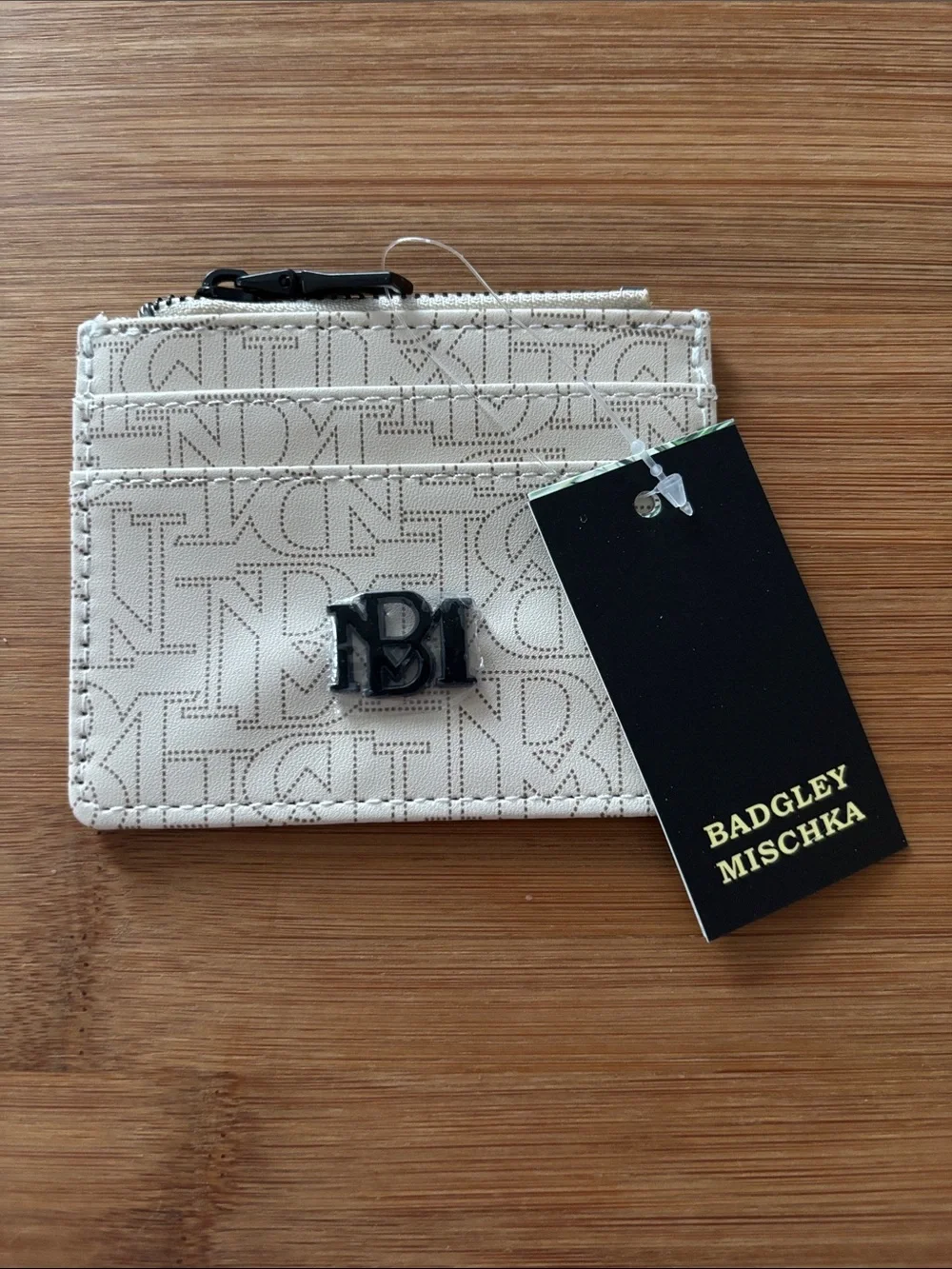 Badgley Mischka NWT Beige Monogram Zip Card Holder Wallet